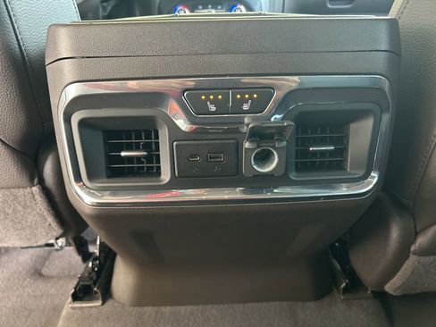 Used 2023 GMC Sierra 2500 Denali w/ Denali Ultimate Package AWD/4WD image 18