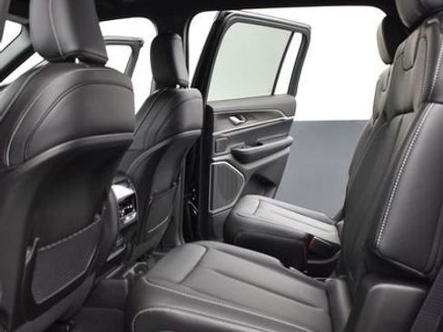 New 2026 Jeep Grand Cherokee L Limited AWD/4WD image 8