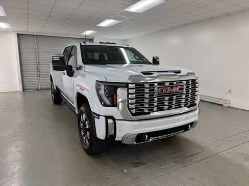 New 2026 GMC Sierra 2500 Denali w/ Denali Reserve Package image 3