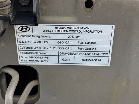 Used 2017 Hyundai Santa Fe Sport image 19