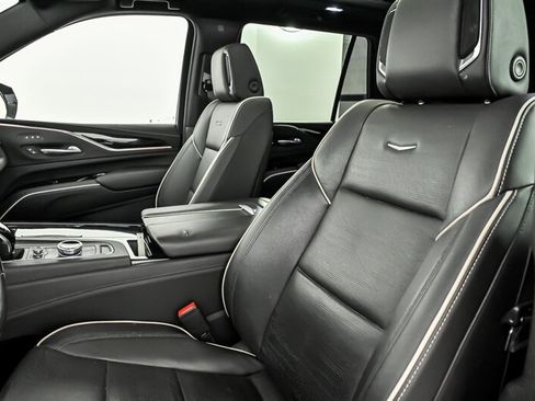 Used 2021 Cadillac Escalade Sport w/ Driver Assist Tech Package AWD/4WD image 16