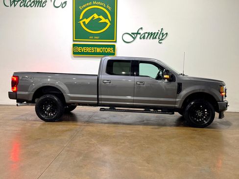 Used 2022 Ford F250 Lariat w/ Black Appearance Package image 8