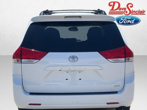Used 2014 Toyota Sienna XLE FWD image 8