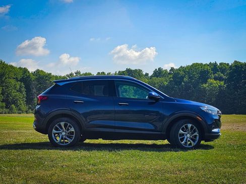 Used 2023 Buick Encore GX Essence w/ Experience Buick Package FWD image 2