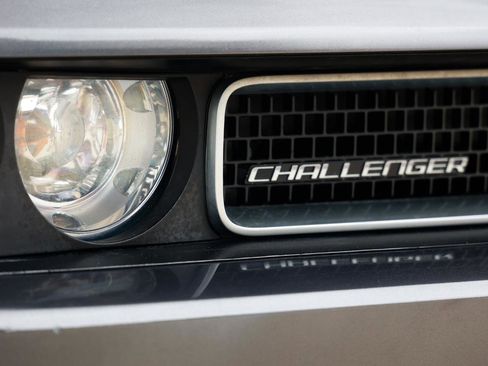 Used 2013 Dodge Challenger SXT RWD image 33
