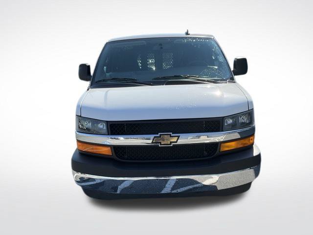 Used 2025 Chevrolet Express 2500 w/ Driver Convenience Package RWD image 15