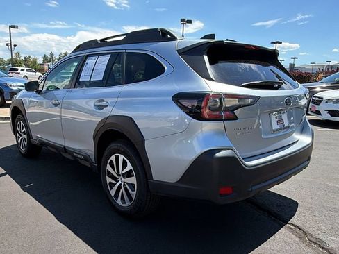 Used 2024 Subaru Outback Premium AWD/4WD image 5