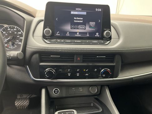 Used 2023 Nissan Rogue S image 15