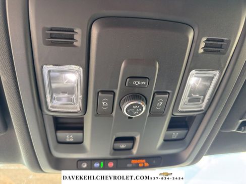 Used 2025 Chevrolet Suburban RST w/ Comfort Package image 13