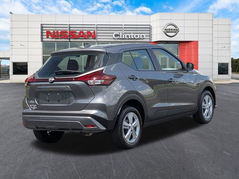 New 2025 Nissan Kicks Play S FWD image 3