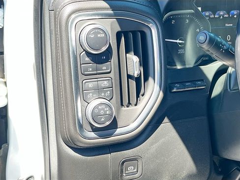 Used 2020 GMC Sierra 2500 Denali w/ Denali Ultimate Package AWD/4WD image 10