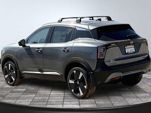 New 2026 Nissan Kicks SR w/ Cold Weather Package image 3