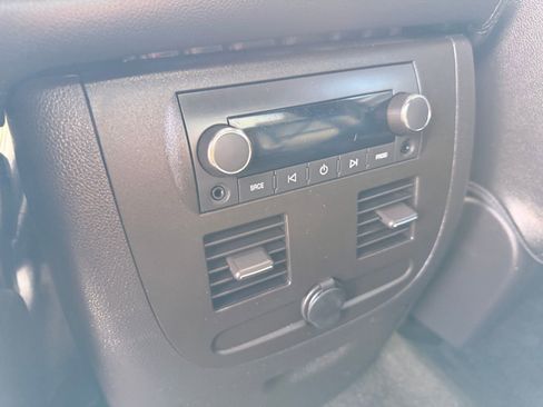 Used 2013 Chevrolet Avalanche LTZ image 16