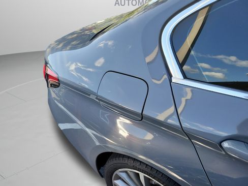 Used 2021 BMW 530i w/ Convenience Package RWD image 21