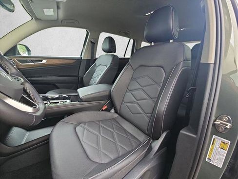Used 2026 Volkswagen Atlas SE AWD/4WD image 16