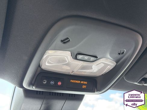 Used 2023 Chevrolet Colorado LT w/ LT Convenience Package RWD image 20