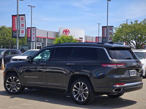 Used 2022 Jeep Grand Cherokee L Overland w/ Luxury Tech Group IV AWD/4WD image 5
