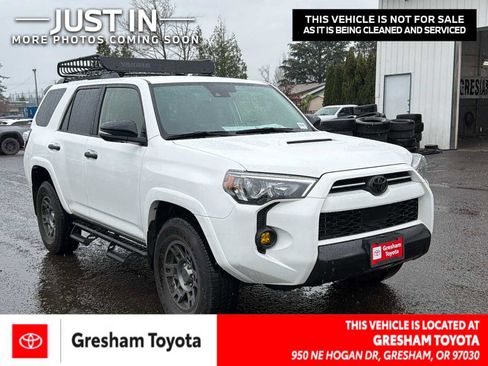 Used 2020 Toyota 4Runner Venture image 1