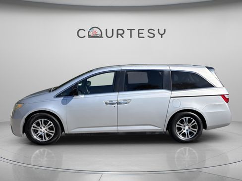 Used 2013 Honda Odyssey EX image 4