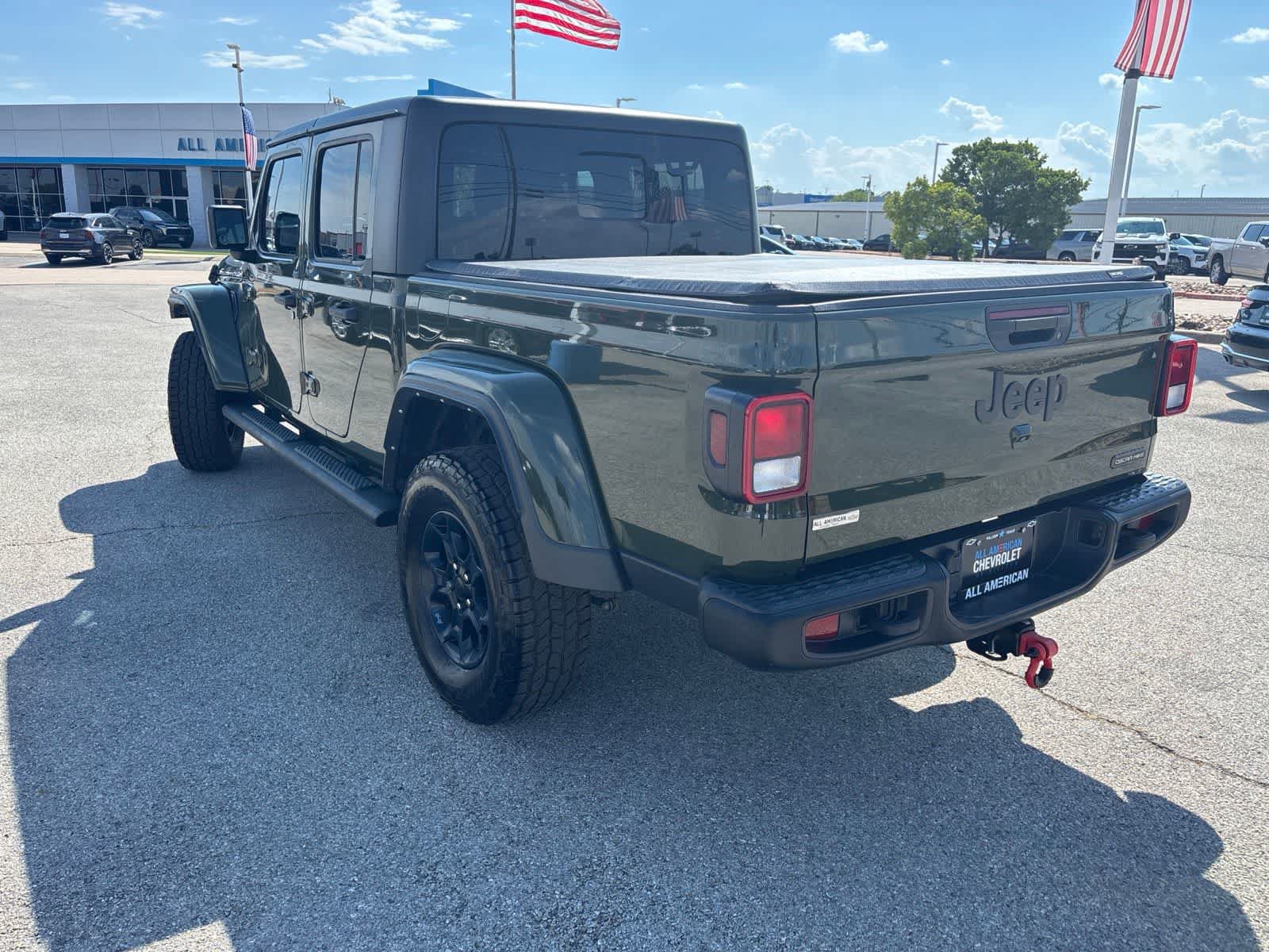 Used 2023 Jeep Gladiator Sport AWD/4WD image 4