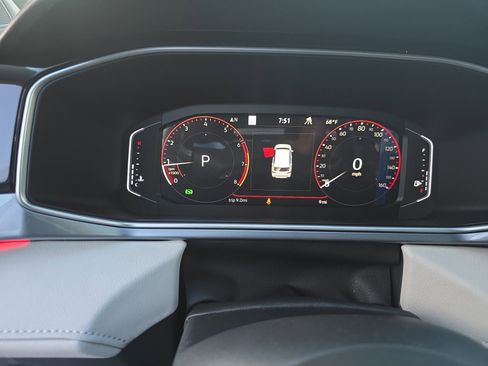 New 2025 Volkswagen Taos SEL image 18