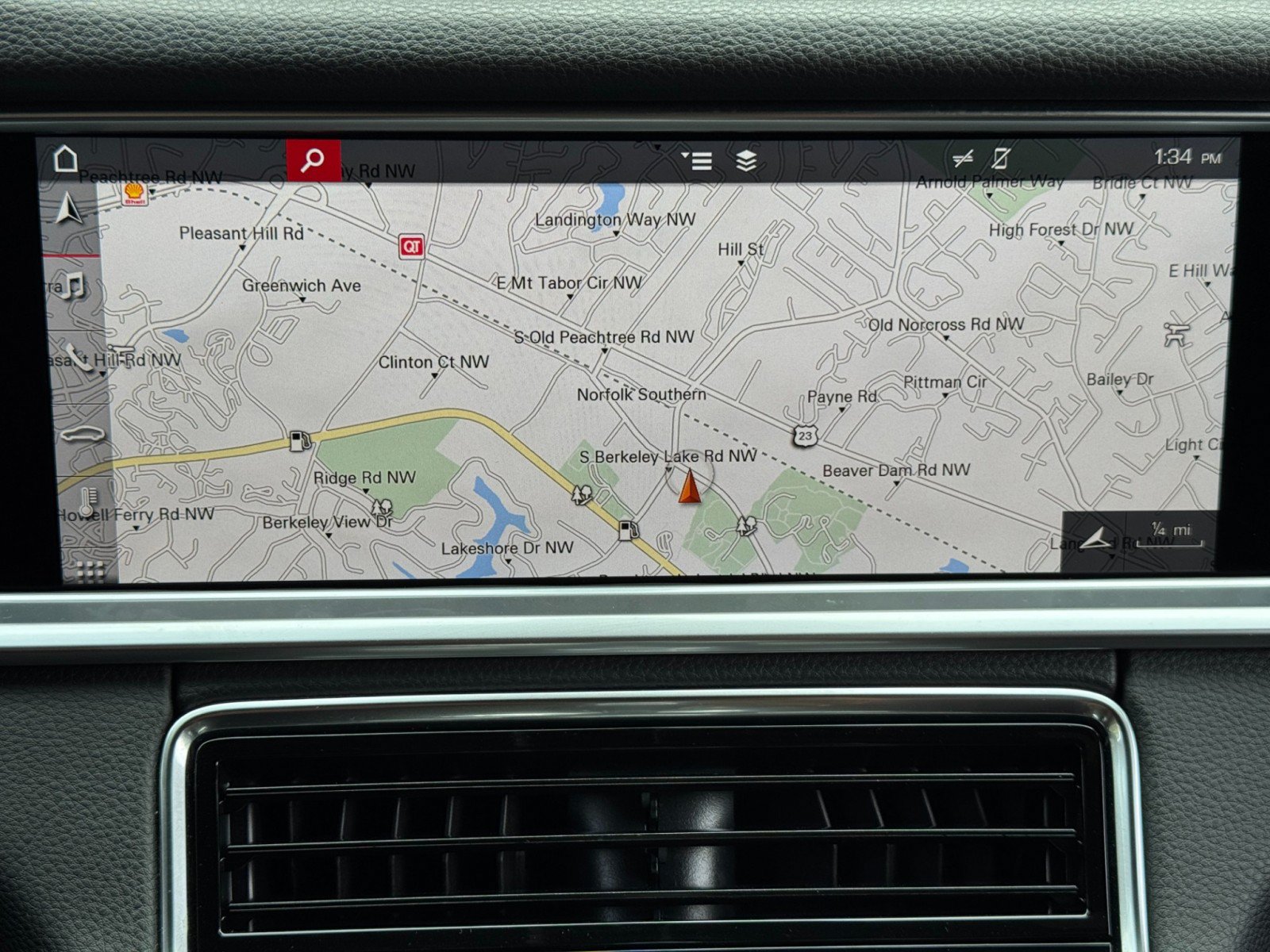 Used 2018 Porsche Panamera image 26