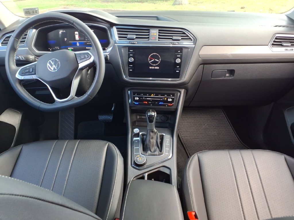 Used 2024 Volkswagen Tiguan SE AWD/4WD image 14