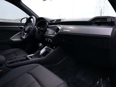 Used 2022 Audi Q3 2.0T Premium Plus image 22