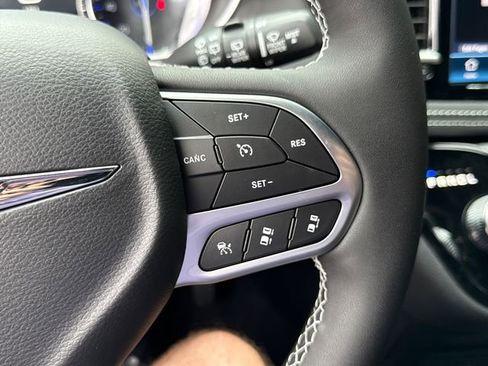 New 2026 Chrysler Pacifica Select image 18