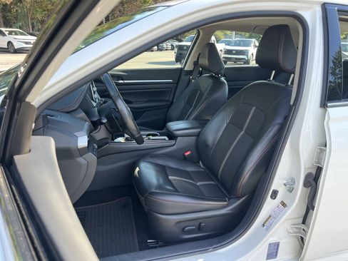 Used 2024 Nissan Altima 2.5 SR FWD image 16