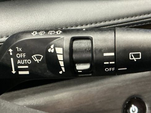 Used 2024 Nissan Ariya FWD image 23