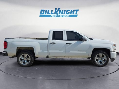 Used 2017 Chevrolet Silverado 1500 Custom w/ Custom Convenience Package RWD image 6