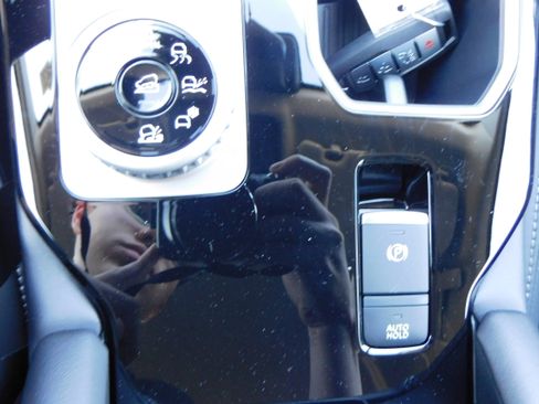 New 2025 Mitsubishi Outlander SE image 22