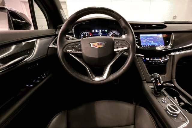 Used 2024 Cadillac XT6 Sport w/ LPO, ONYX Package AWD/4WD image 6