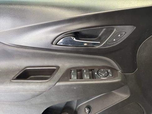 Used 2022 Chevrolet Equinox RS w/ RS Leather Package AWD/4WD image 23