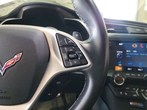 Used 2015 Chevrolet Corvette Z06 w/ 3LZ Preferred Equipment Group RWD image 16