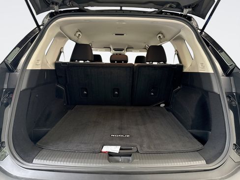 Used 2023 Nissan Rogue SV image 18