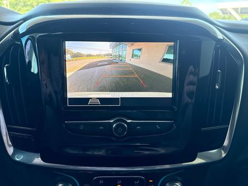 Used 2023 Chevrolet Traverse LT FWD image 25