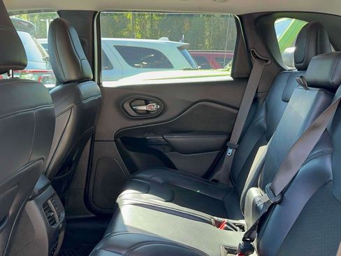 Used 2020 Jeep Cherokee Latitude Plus image 10