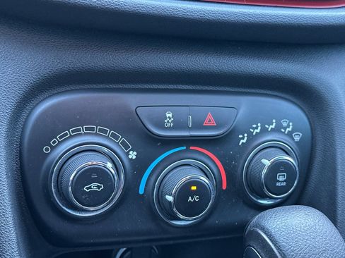 Used 2016 Dodge Dart SXT Sport FWD image 18