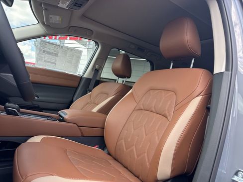 New 2026 Nissan Pathfinder Platinum AWD/4WD image 10
