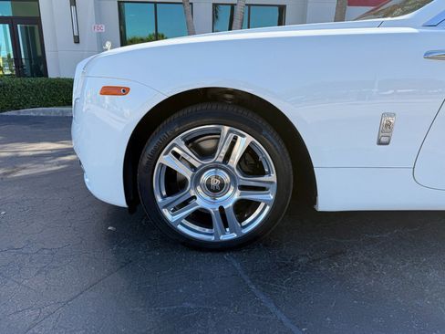 Used 2014 Rolls-Royce Wraith image 13