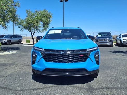 Used 2024 Chevrolet Trax RS FWD image 2