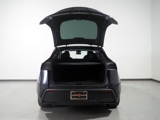 Used 2026 Tesla Model Y Long Range AWD/4WD image 46