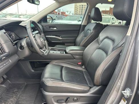 Certified 2023 Nissan Pathfinder SL image 11