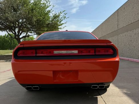 Used 2010 Dodge Challenger R/T image 4