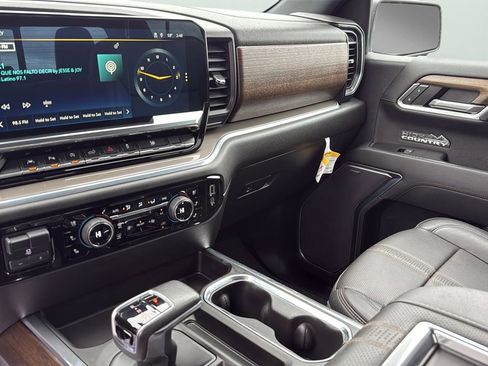 Used 2022 Chevrolet Silverado 1500 High Country w/ Technology Package image 20