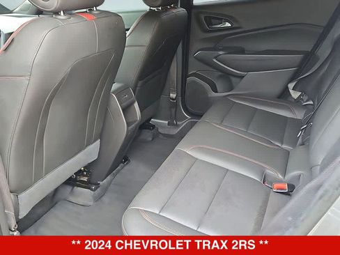 Used 2024 Chevrolet Trax RS FWD image 19