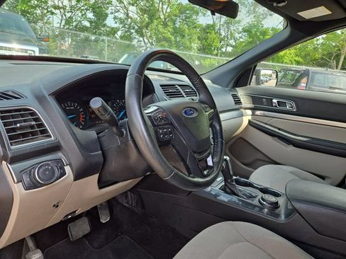 Used 2019 Ford Explorer XLT AWD/4WD image 22