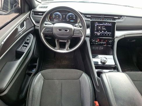 Used 2022 Jeep Grand Cherokee L Laredo image 11